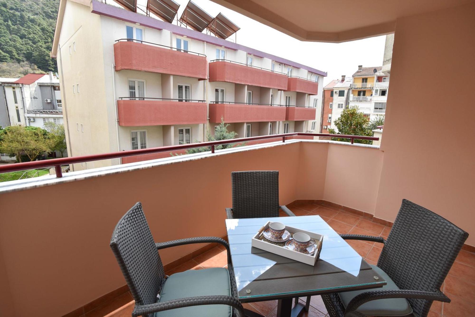 Comfort Apartment Near The Beach 布德瓦 外观 照片